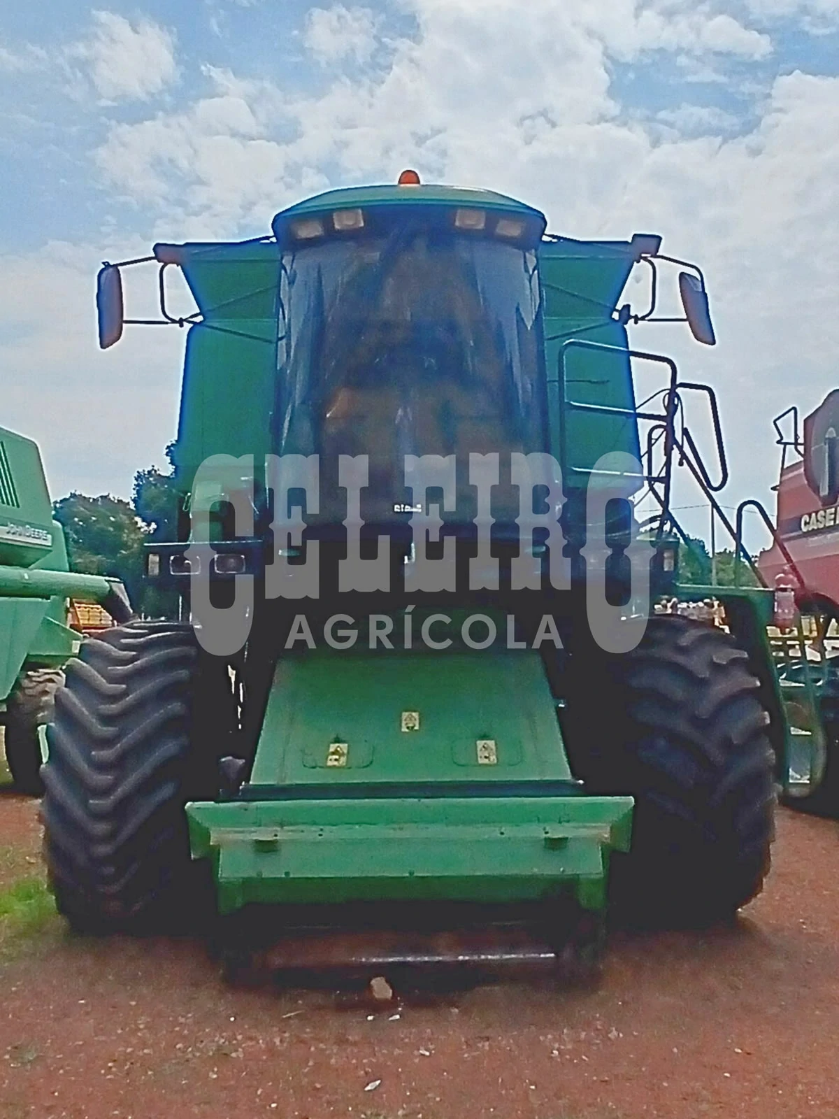JOHN DEERE 1550 FRENTE